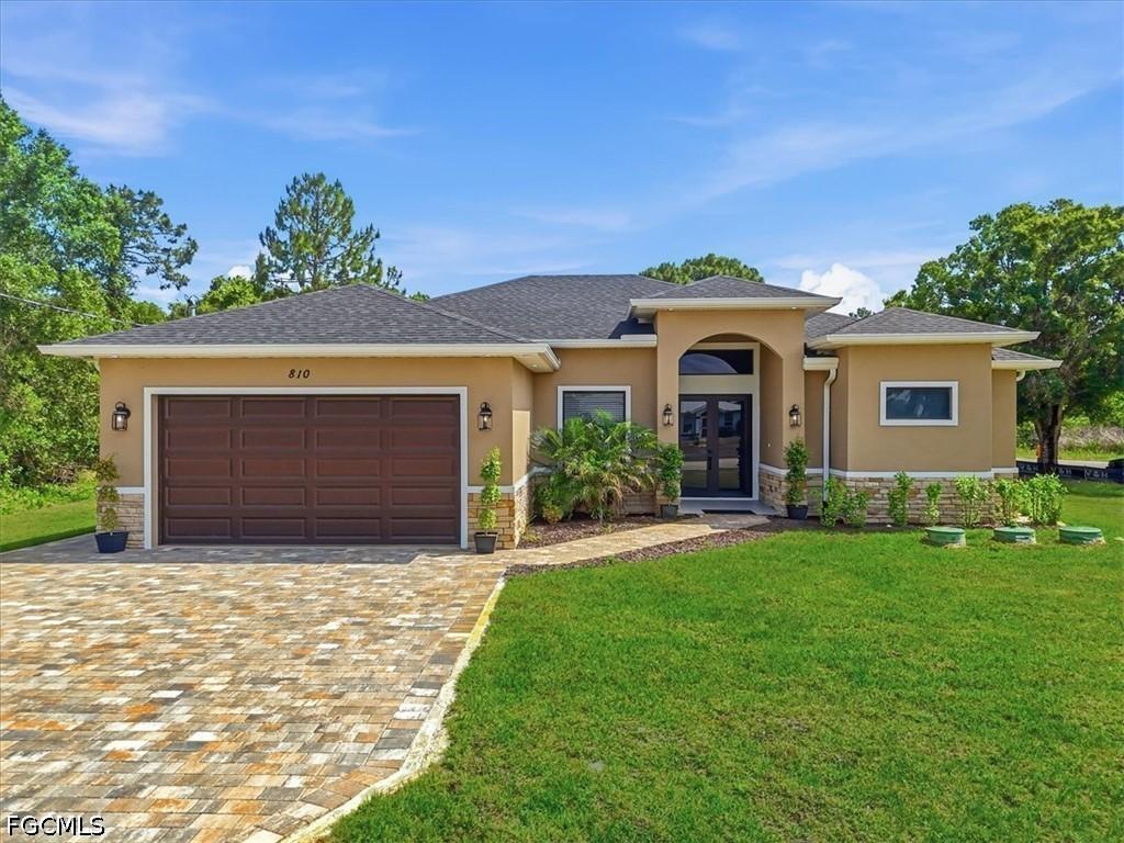 810 Sentinela Blvd., Lehigh Acres, FL 33974
