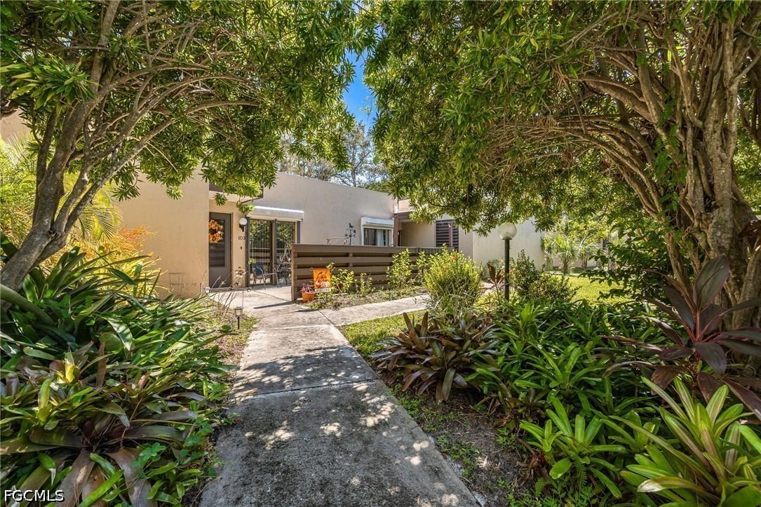 104 Pinebrook Dr., Fort Myers, FL 33907