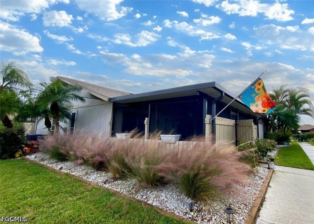 15546 Crystal Lake Dr., North Fort Myers, FL 33917