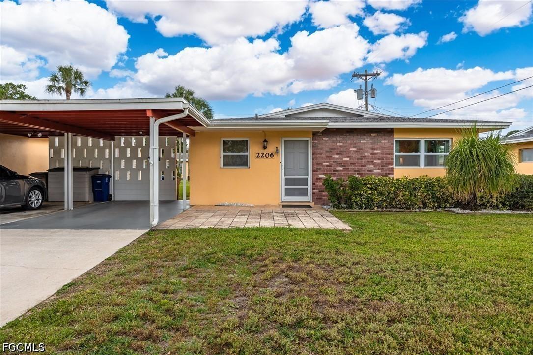 2206 E 6th St., Lehigh Acres, FL 33936