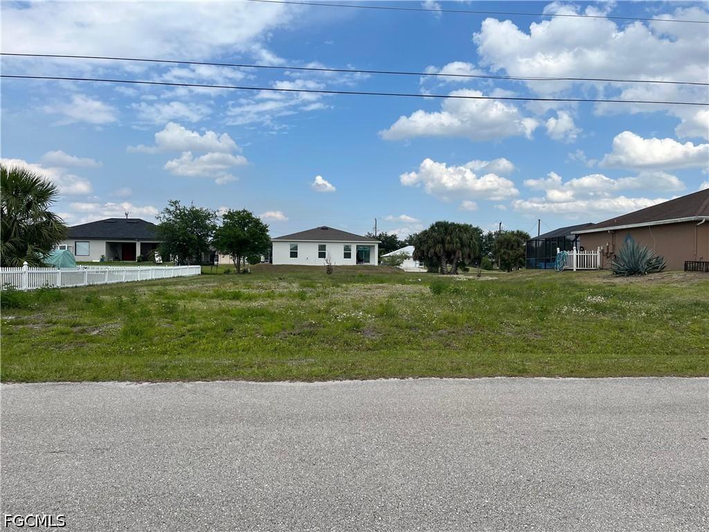 457 Petite Ave., Lehigh Acres, FL 33974