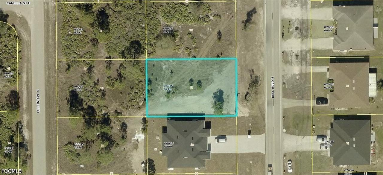 382/384 Bell Blvd., Lehigh Acres, FL 33974