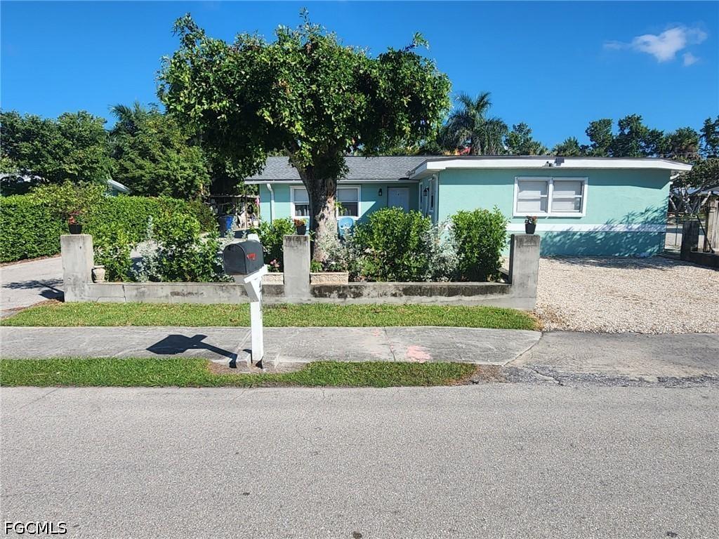 4707 Duera Mae Dr., Fort Myers, FL 33908