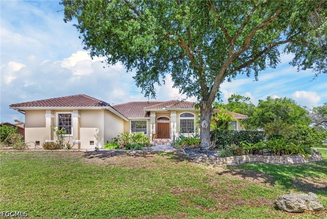 7214 Hendry Creek Dr., Fort Myers, FL 33908