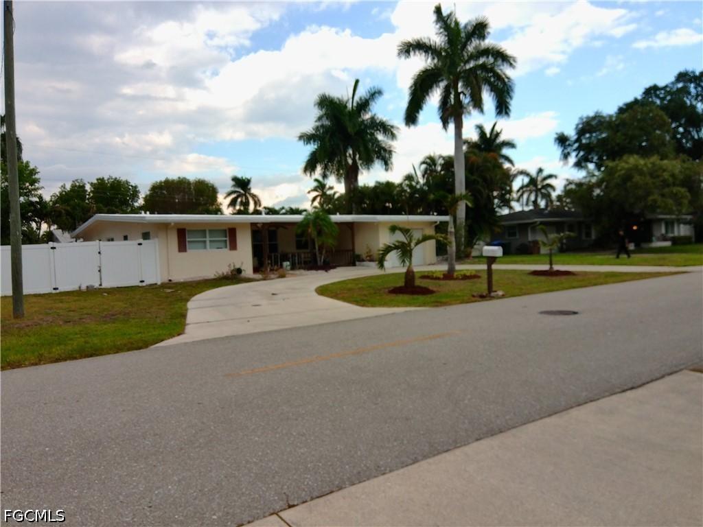 1443 Ricardo Ave., Fort Myers, FL 33901