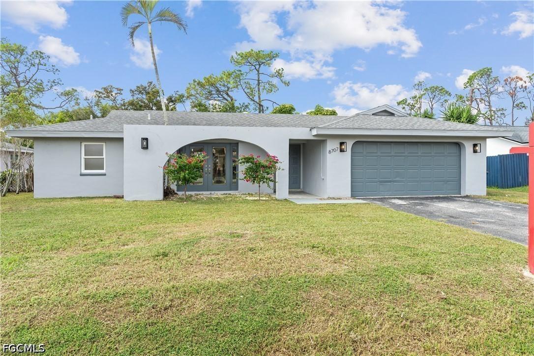8707 Chatham St., Fort Myers, FL 33907