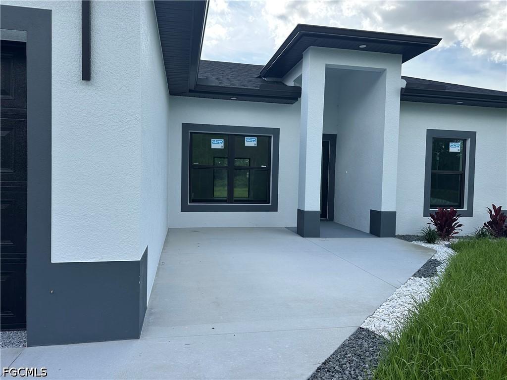 515 Hutton St., Lehigh Acres, FL 33974