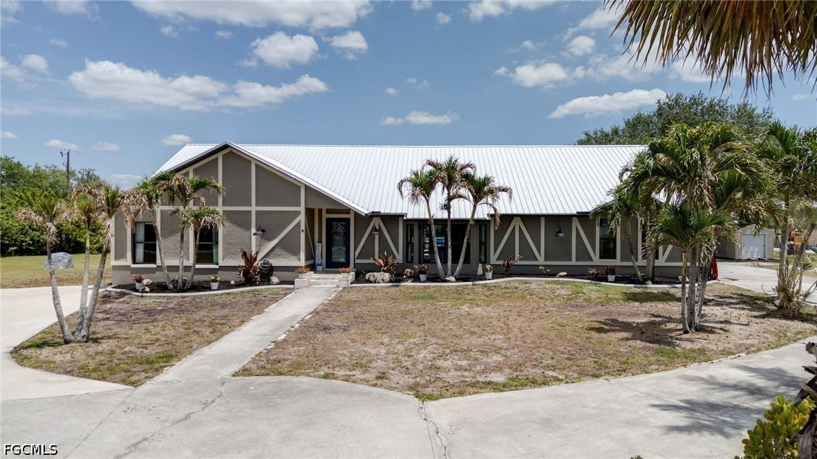 3440 Trail Dairy Cir., North Fort Myers, FL 33917