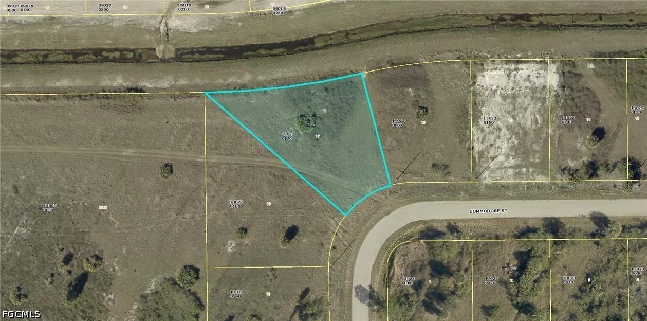 933 Commodore St., Lehigh Acres, FL 33974