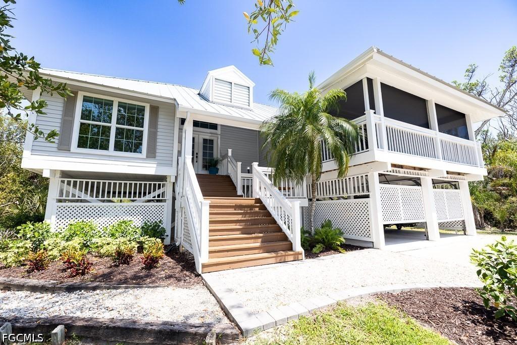 207 Daniel Dr., Sanibel, FL 33957