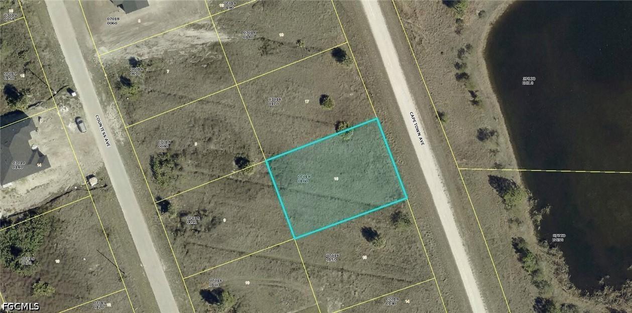 954 Capetown Ave., Lehigh Acres, FL 33974