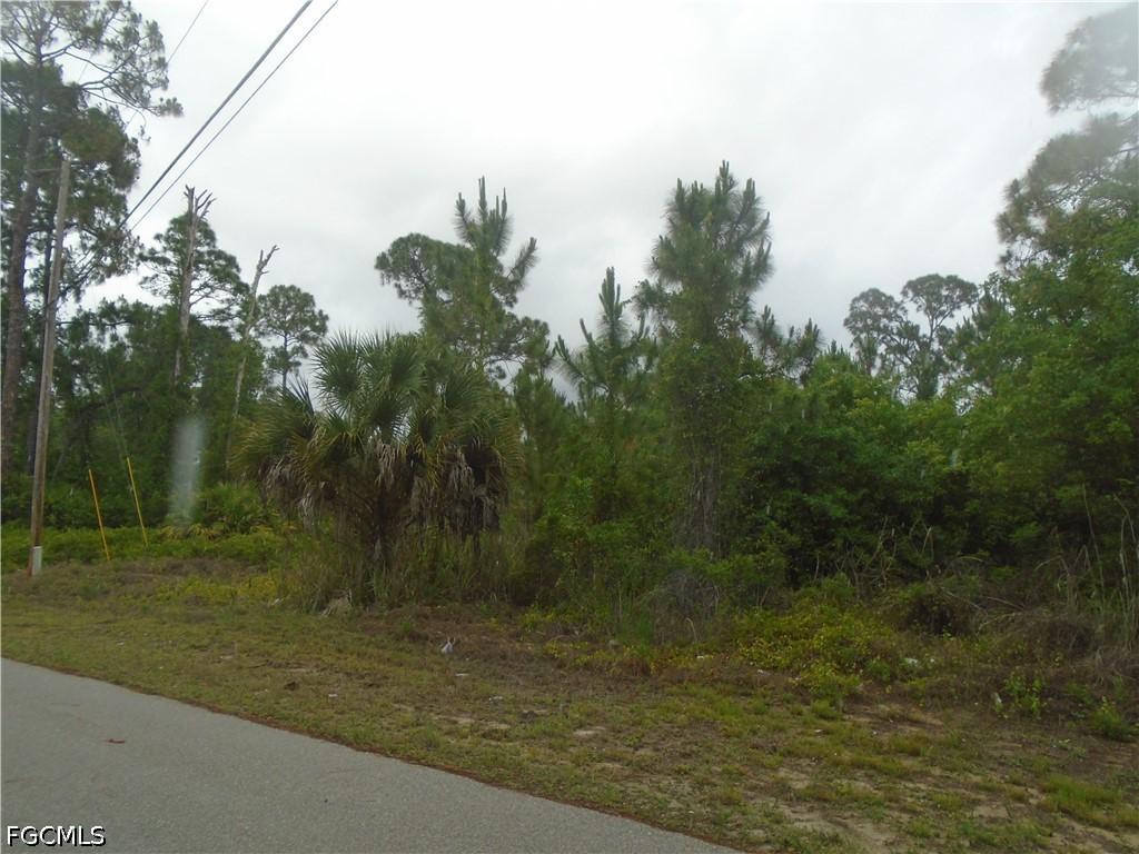719 Crestline Ave., Lehigh Acres, FL 33974