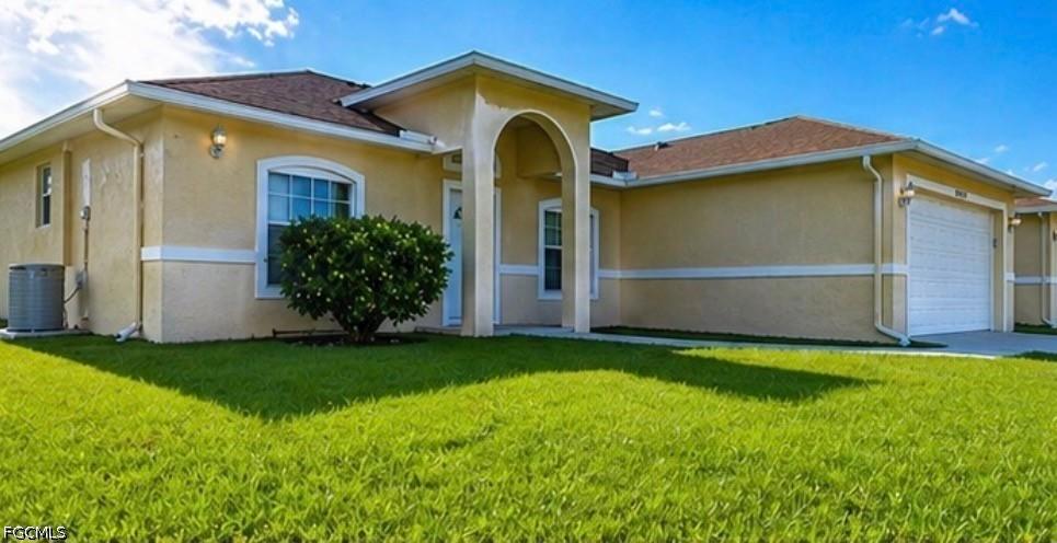 2902 Colin Ave., Lehigh Acres, FL 33976