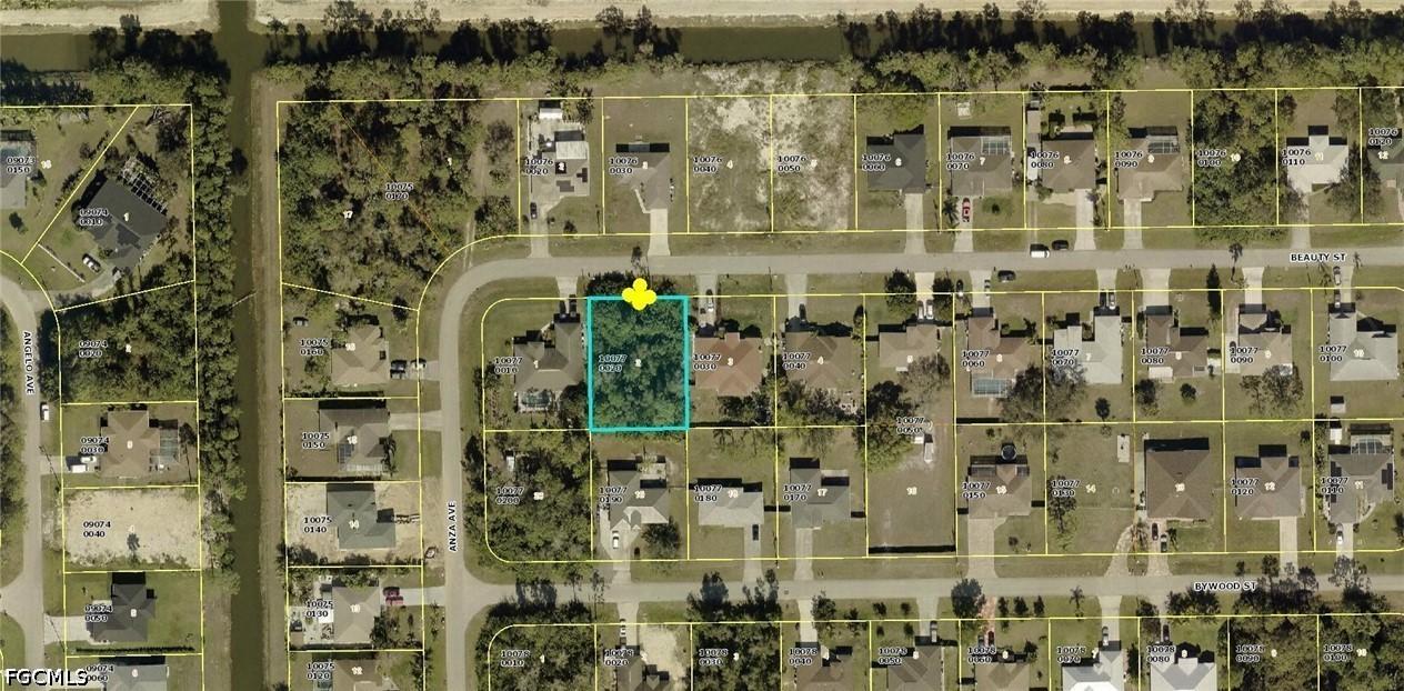 5217 Beauty St., Lehigh Acres, FL 33971