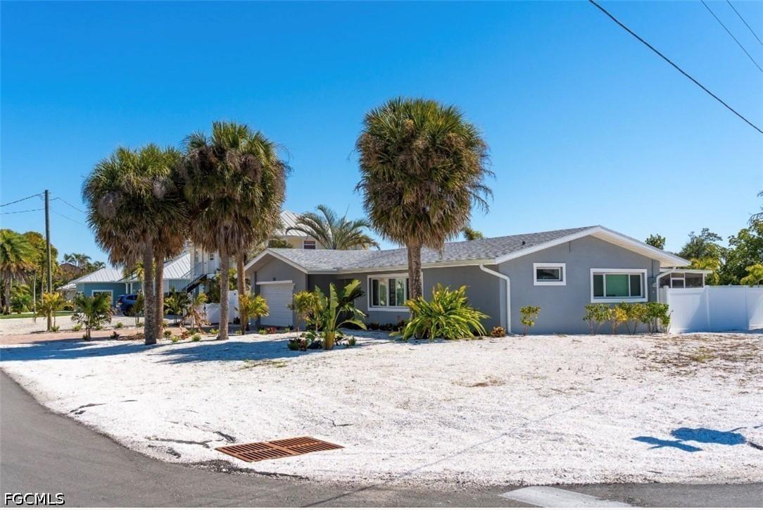 310 Madison Ct., Fort Myers Beach, FL 33931