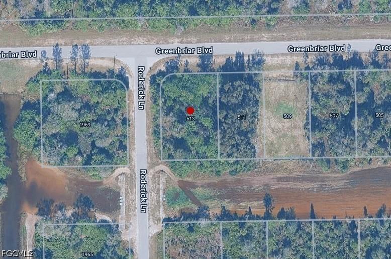 513 Greenbriar Blvd., Lehigh Acres, FL 33972
