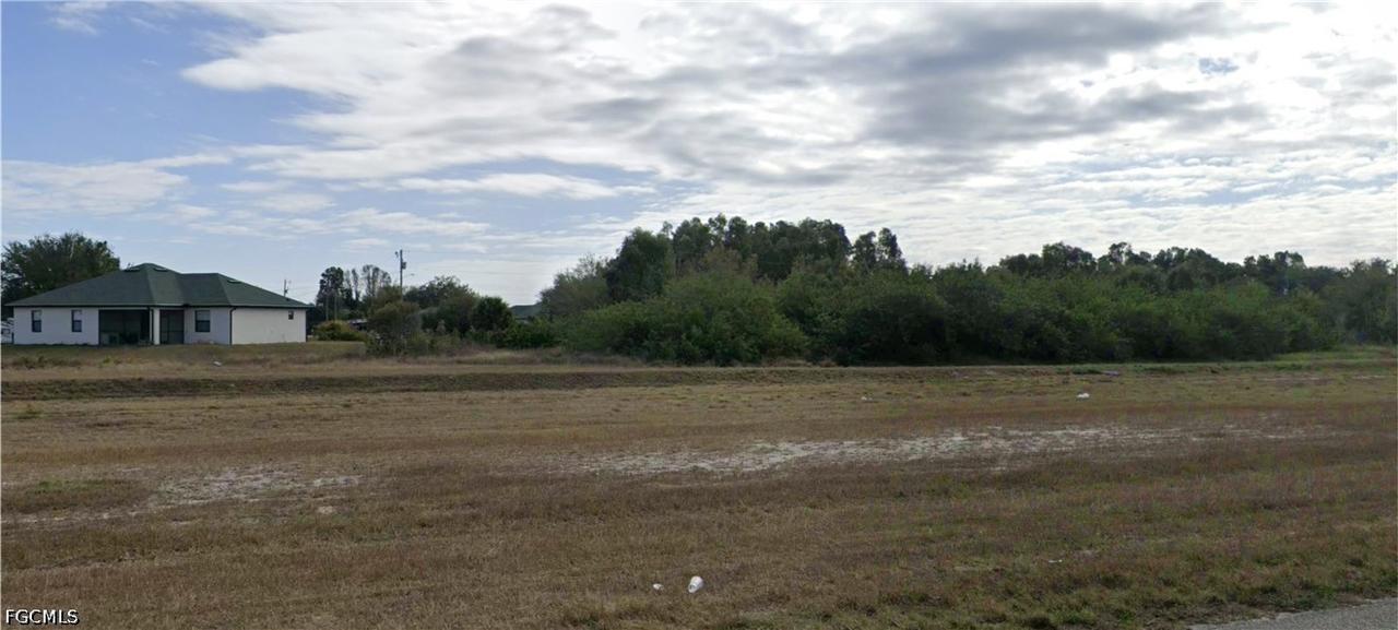 4202 Loraine Ave., Lehigh Acres, FL 33976