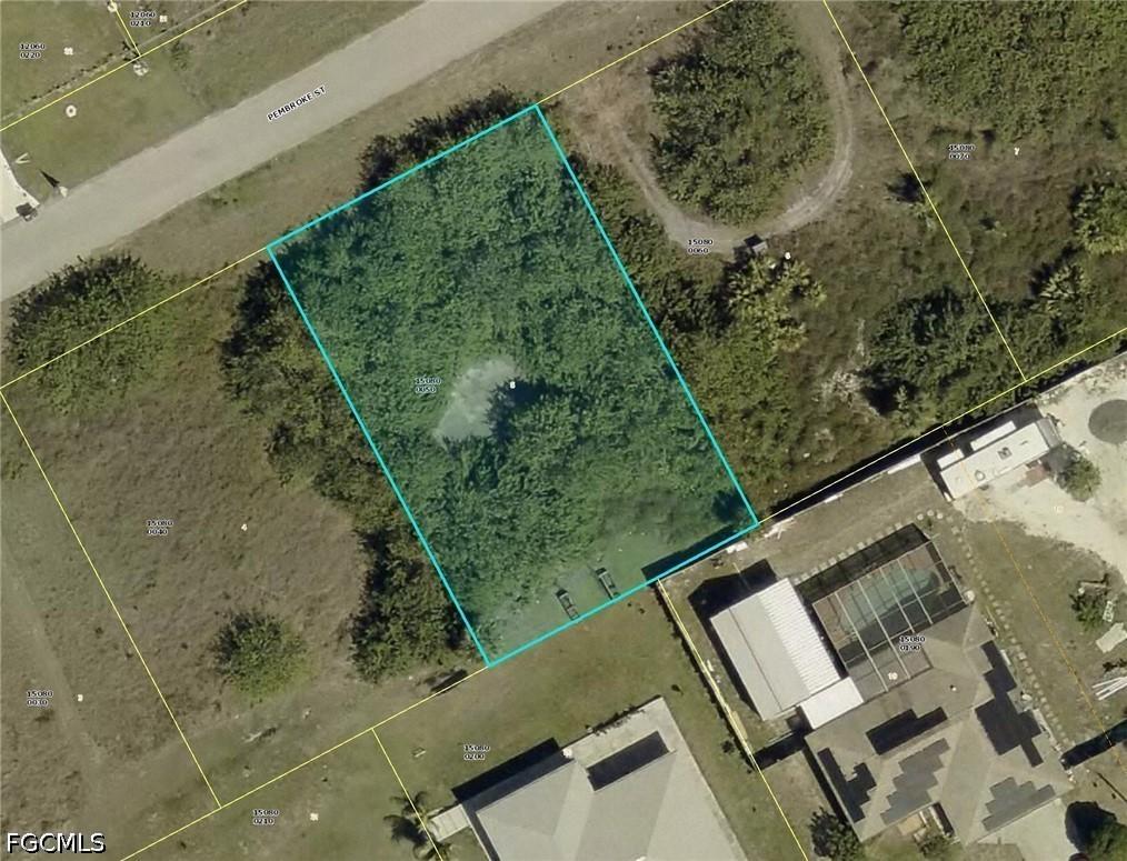 146 Pembroke St., Lehigh Acres, FL 33974