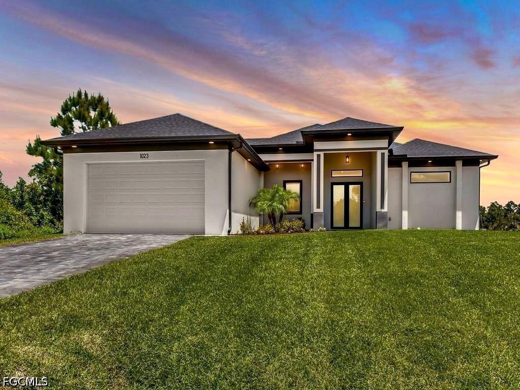 1023 Bank Ave., Lehigh Acres, FL 33974