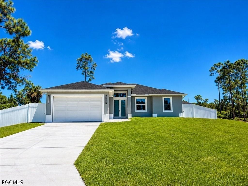 846 Runble St., Lehigh Acres, FL 33974