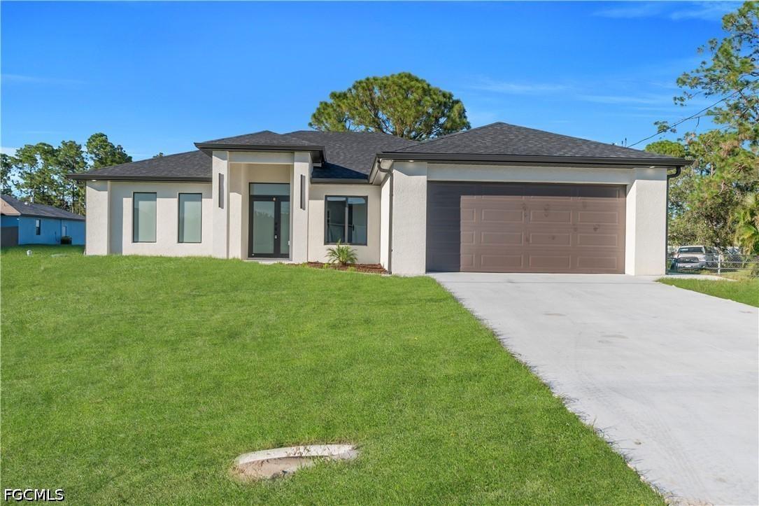 2806 Vera Ave., Lehigh Acres, FL 33976