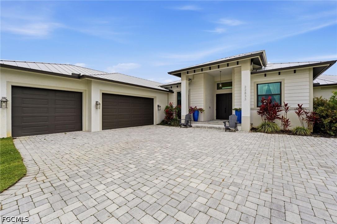 22833 Yellow Button Ln., Alva, FL 33920