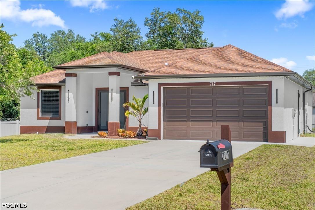 717 Zendor Ave., Fort Myers, FL 33913