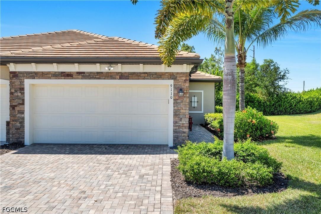 9110 Woodhurst Dr., Naples, FL 34120