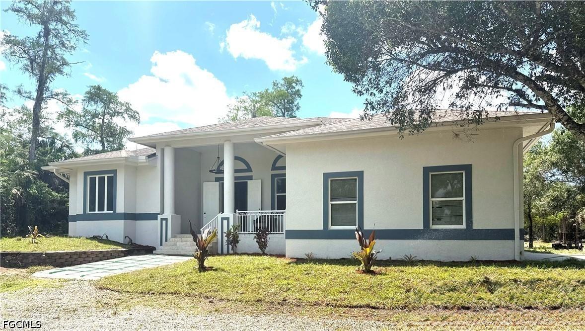 2410 4th Ave., Naples, FL 34120