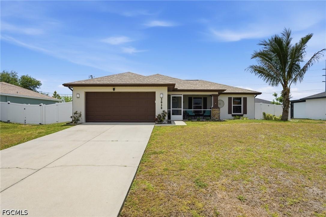 2038 NE 24th Ter., Cape Coral, FL 33909