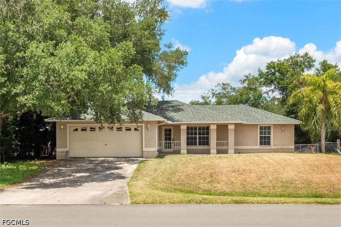 6211 Castlewood Cir., Fort Myers, FL 33905