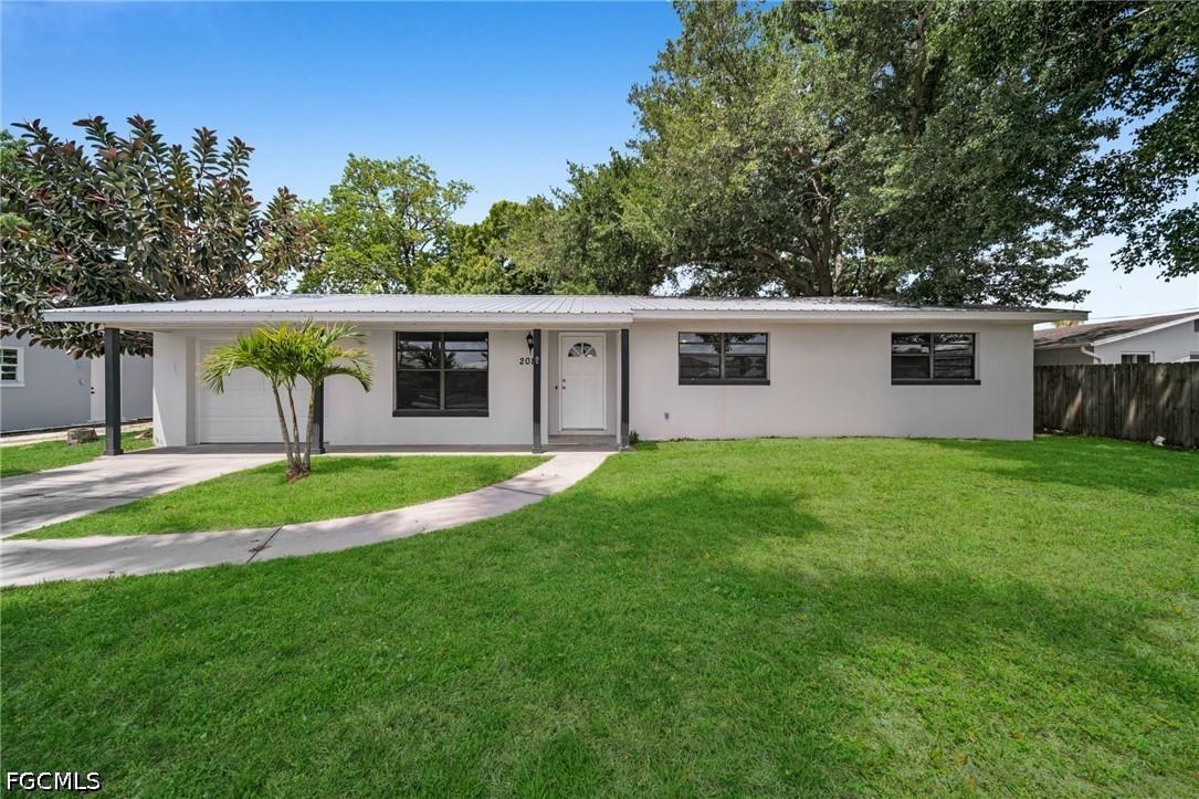 2085 E Tobago Cir., Fort Myers, FL 33905