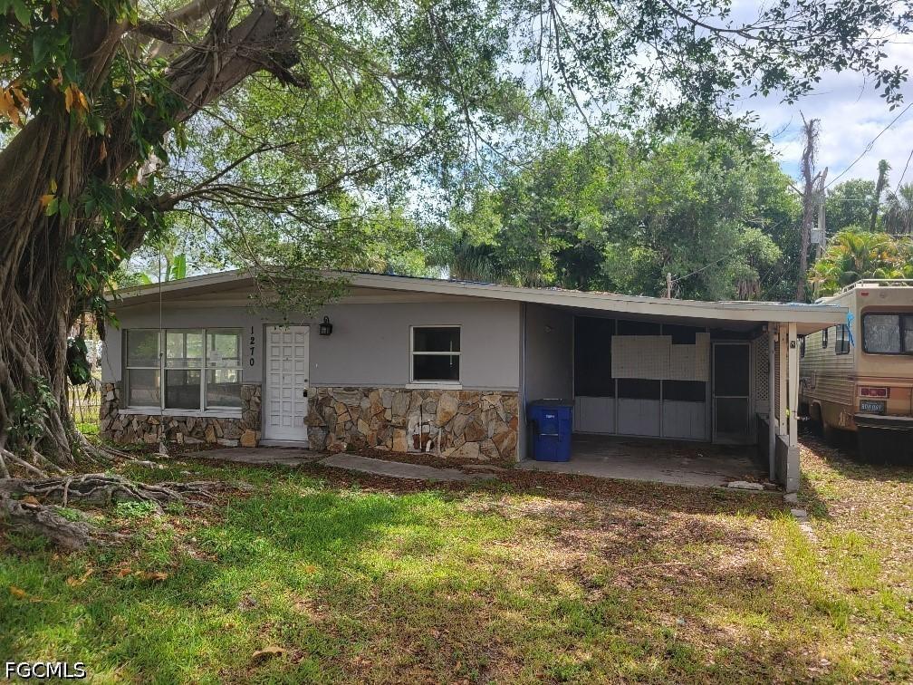 1270 Pinecrest St., North Fort Myers, FL 33903