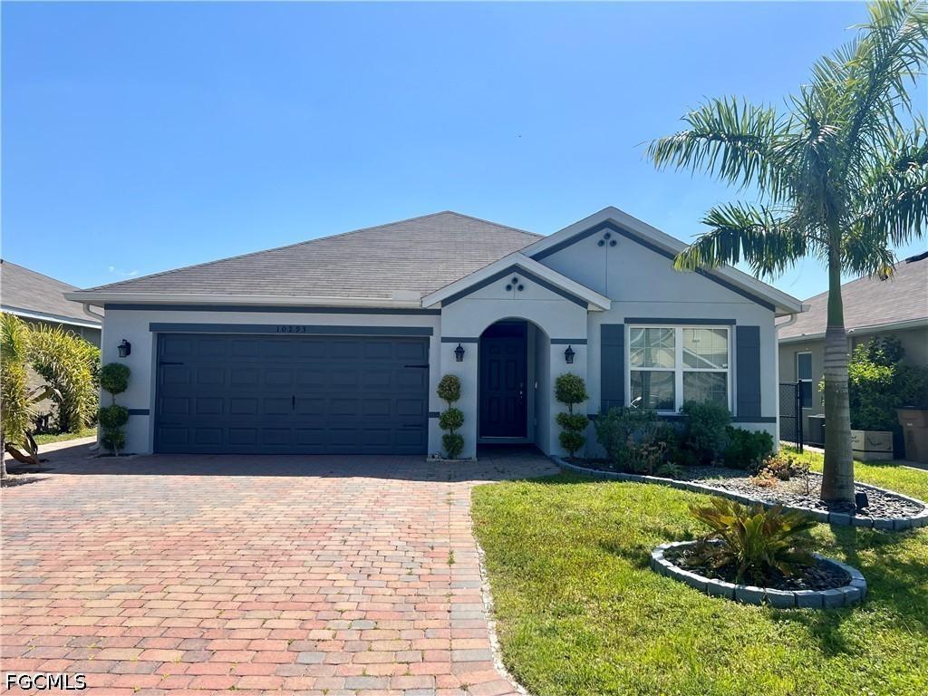 10293 Silver Pond Ln., Lehigh Acres, FL 33936