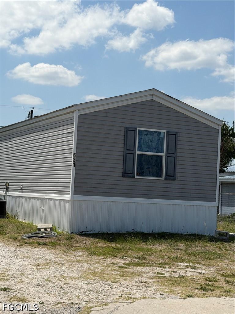 631 Stanton St., Clewiston, FL 33440