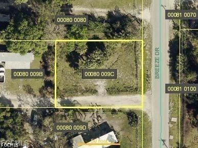 7598 Breeze Dr., North Fort Myers, FL 33917