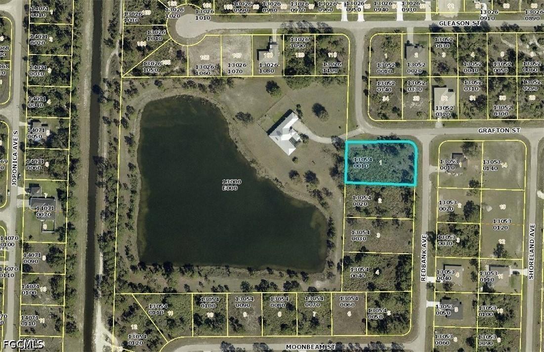 1048 Redbank Ave., Lehigh Acres, FL 33974