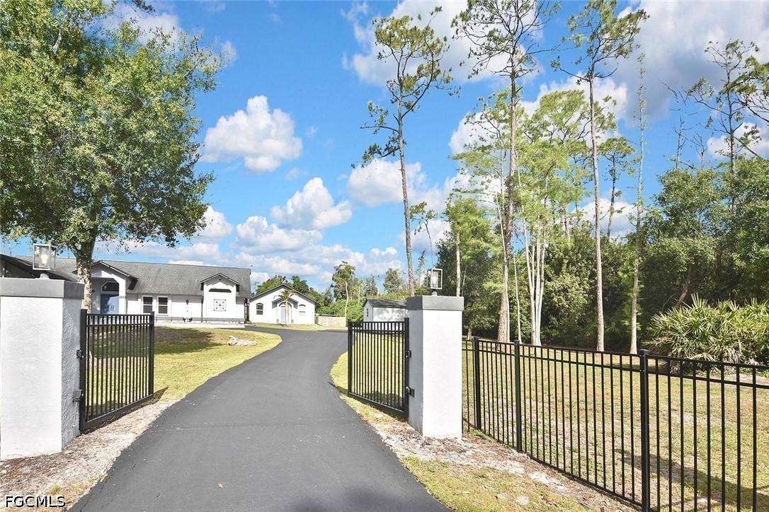 12206 Honeysuckle Rd., Fort Myers, FL 33966