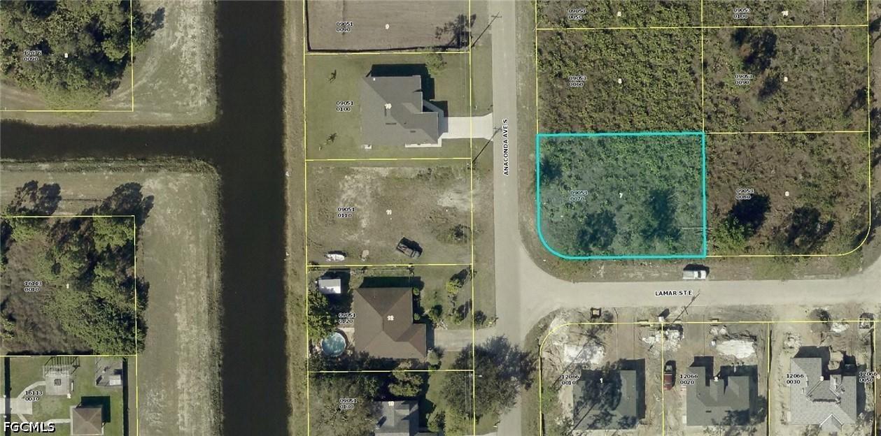 821 Anaconda Ave., Lehigh Acres, FL 33974