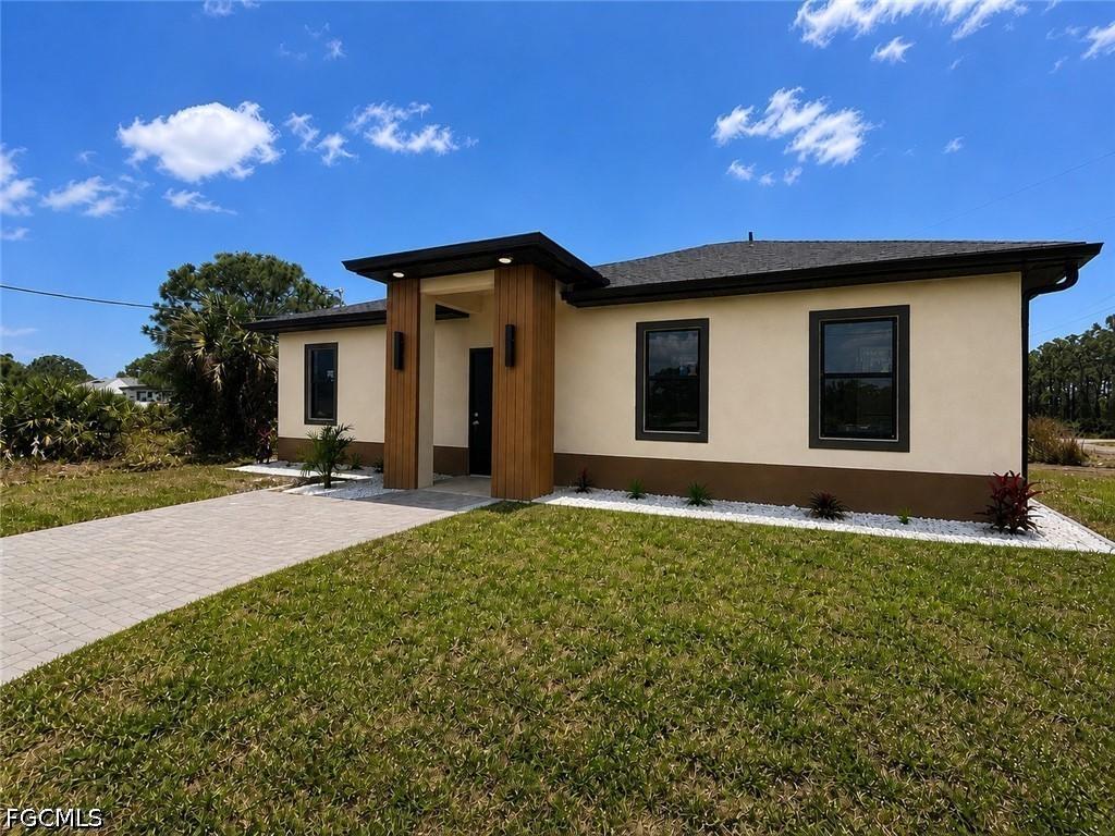 4018 10th St., Lehigh Acres, FL 33976