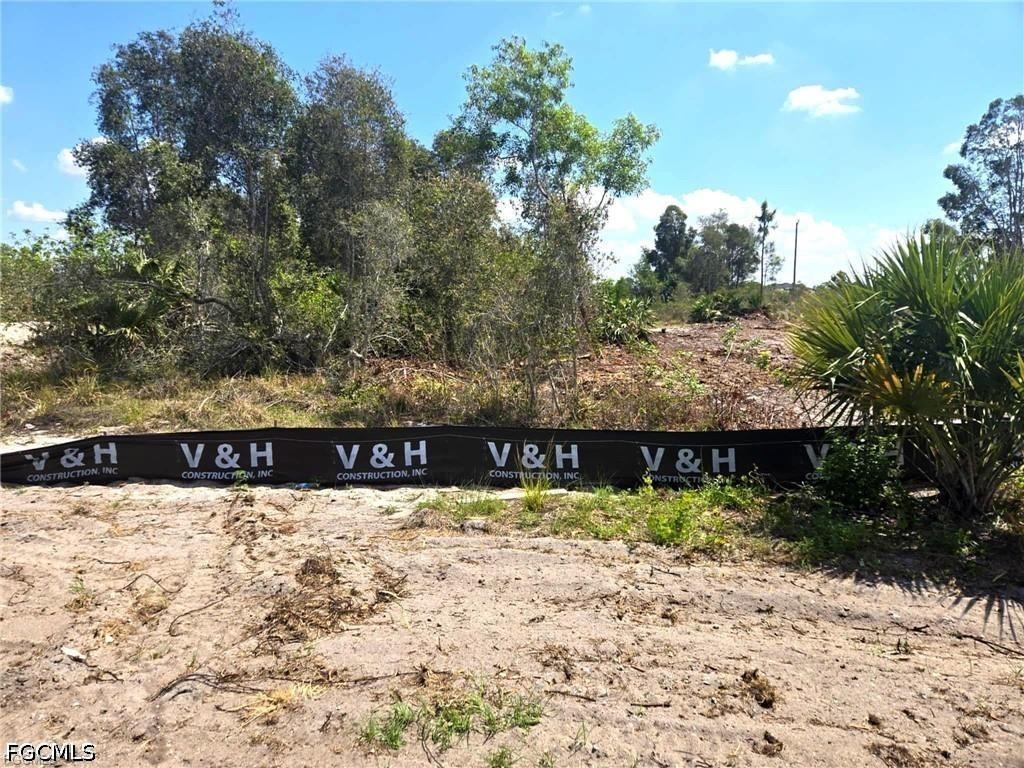 811 Bell Blvd., Lehigh Acres, FL 33974