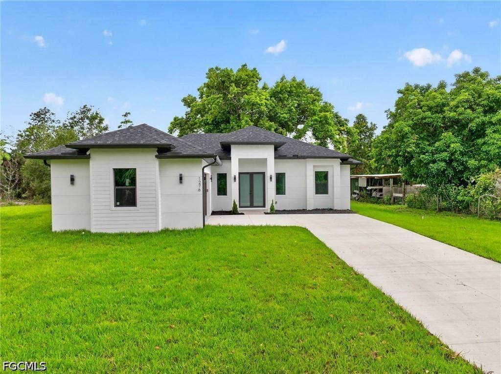 1276 Dove Tree St., Naples, FL 34117