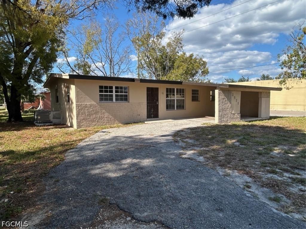 2571 Parkway St., Fort Myers, FL 33901