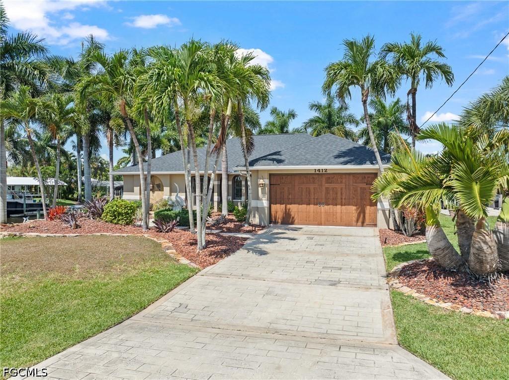 1412 Windsor Ct., Cape Coral, FL 33904