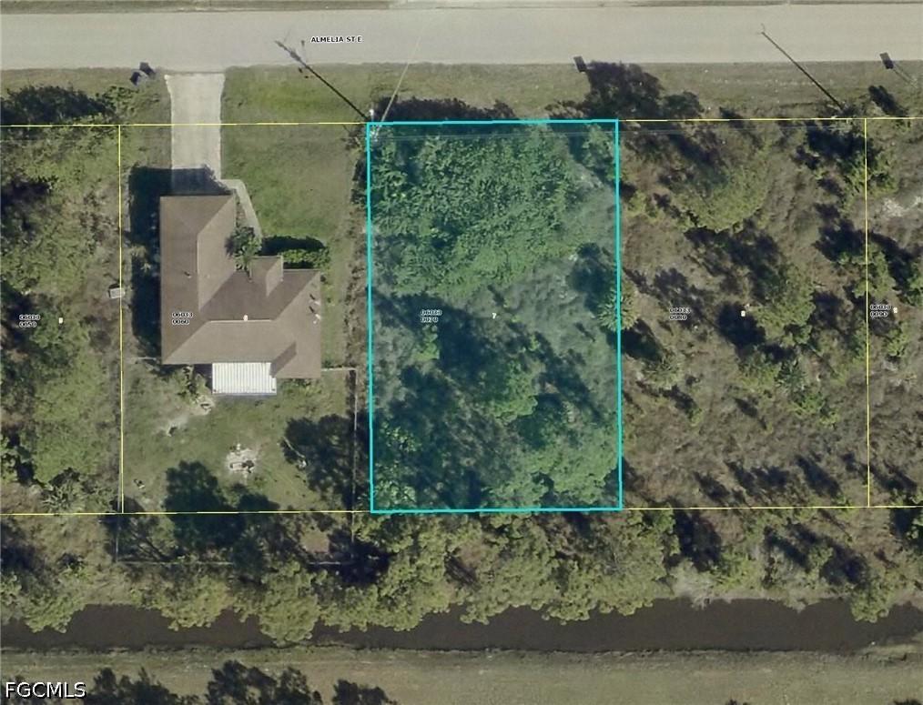 758 Almelia St., Lehigh Acres, FL 33974