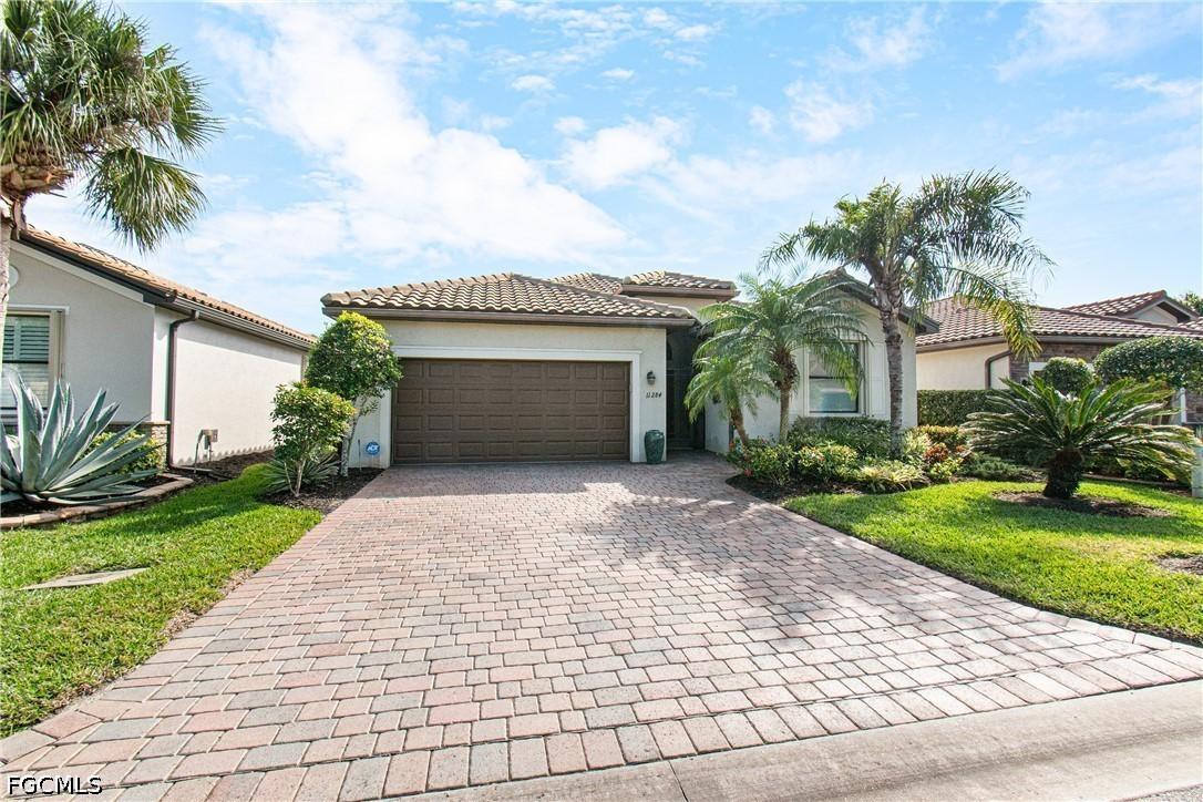 11284 Red Bluff Ln., Fort Myers, FL 33912