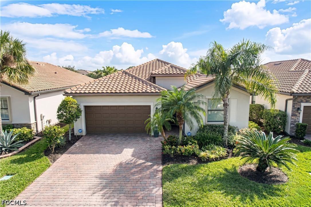 11284 Red Bluff Ln., Fort Myers, FL 33912