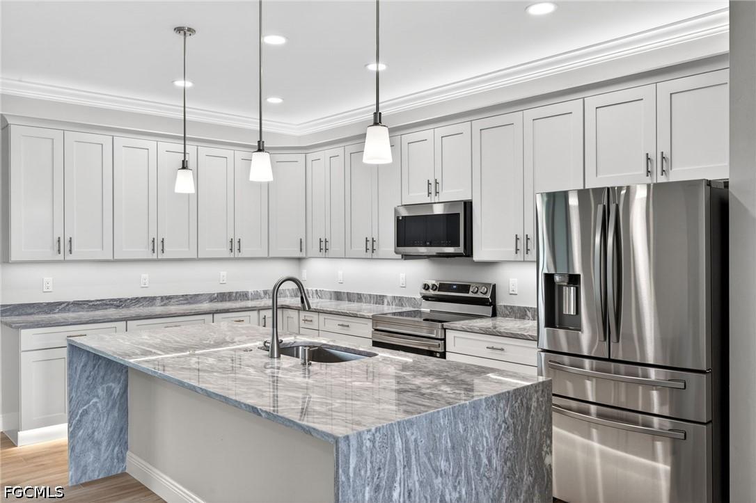1912 NW 24th Ter., Cape Coral, FL 33993