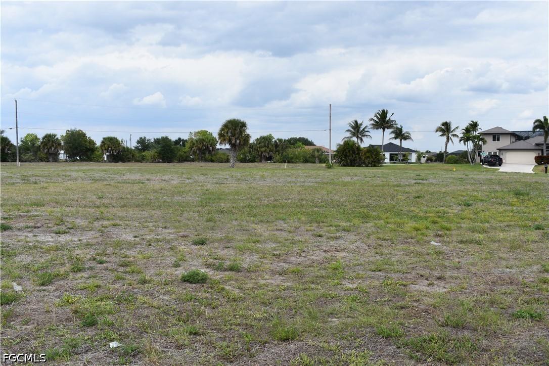 1305 Tropicana Pkwy., Cape Coral, FL 33993