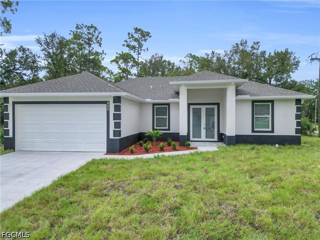814 Lake Ave., Lehigh Acres, FL 33972
